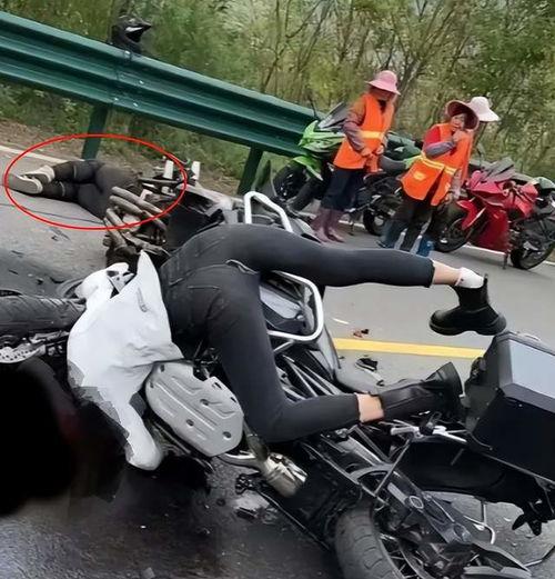 吃瓜车祸网红叫什么,揭秘网红“吃瓜”背后的惊心动魄瞬间